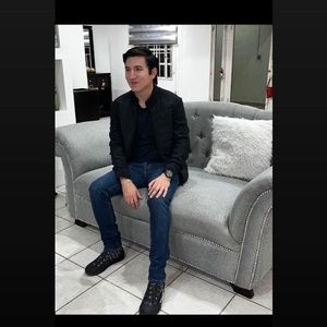 Meet your Posher, Luis